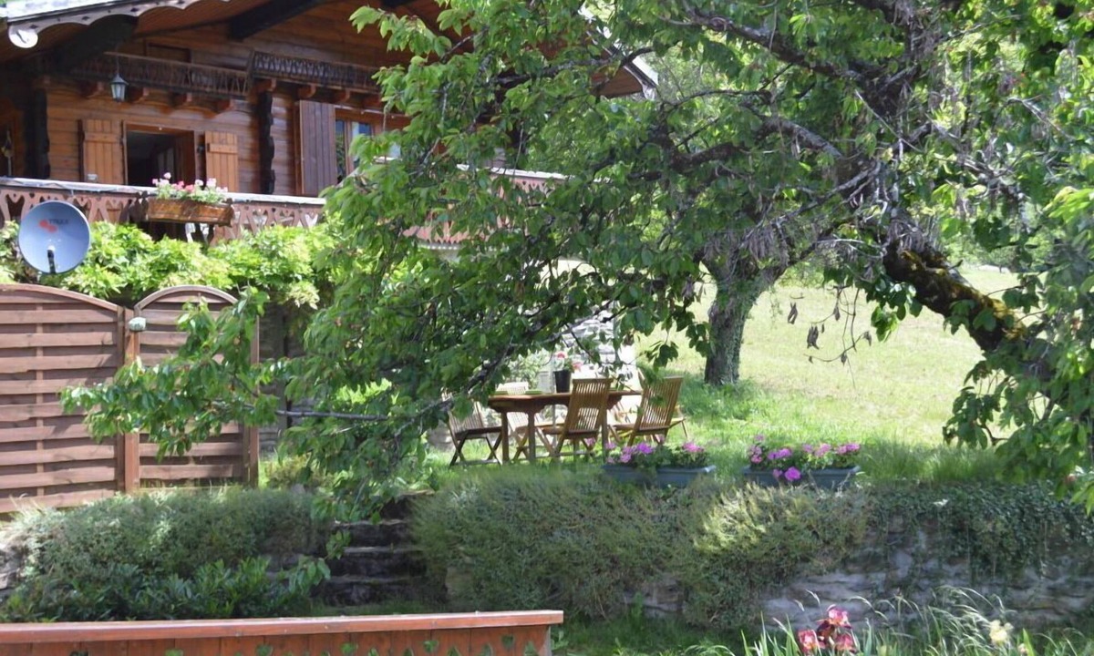 Villard-sur-Doron Ski Chalet | Beautiful authentic Savoyard chalet