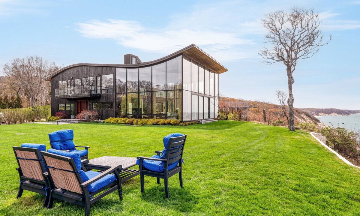 Baiting Hollow House | Beautiful Baiting Hollow Escape, Beachfront offering Beach access and.