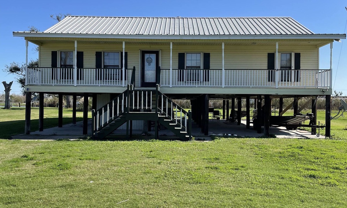 Dulac House | Beautiful Bayouside