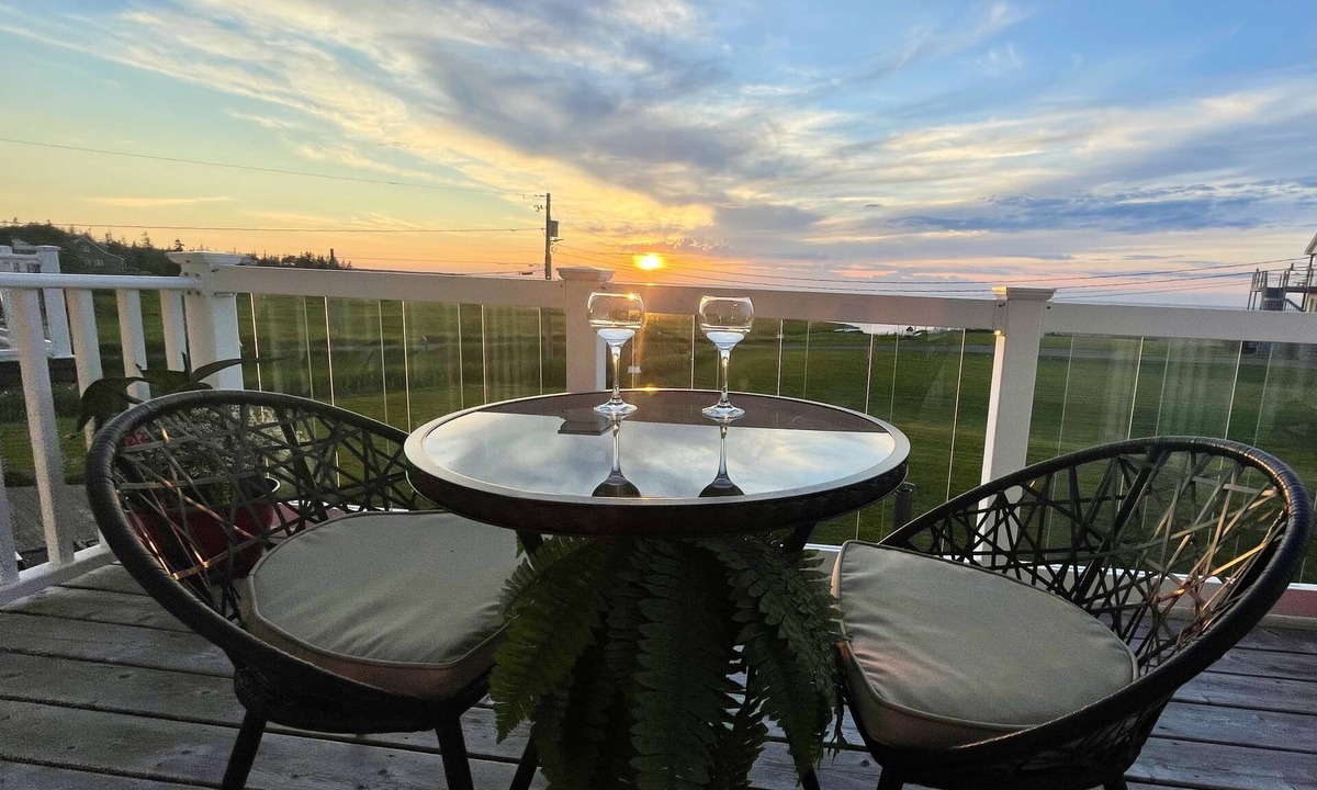 Cap-Pele Apartment | Beautiful Beach View & Sunset