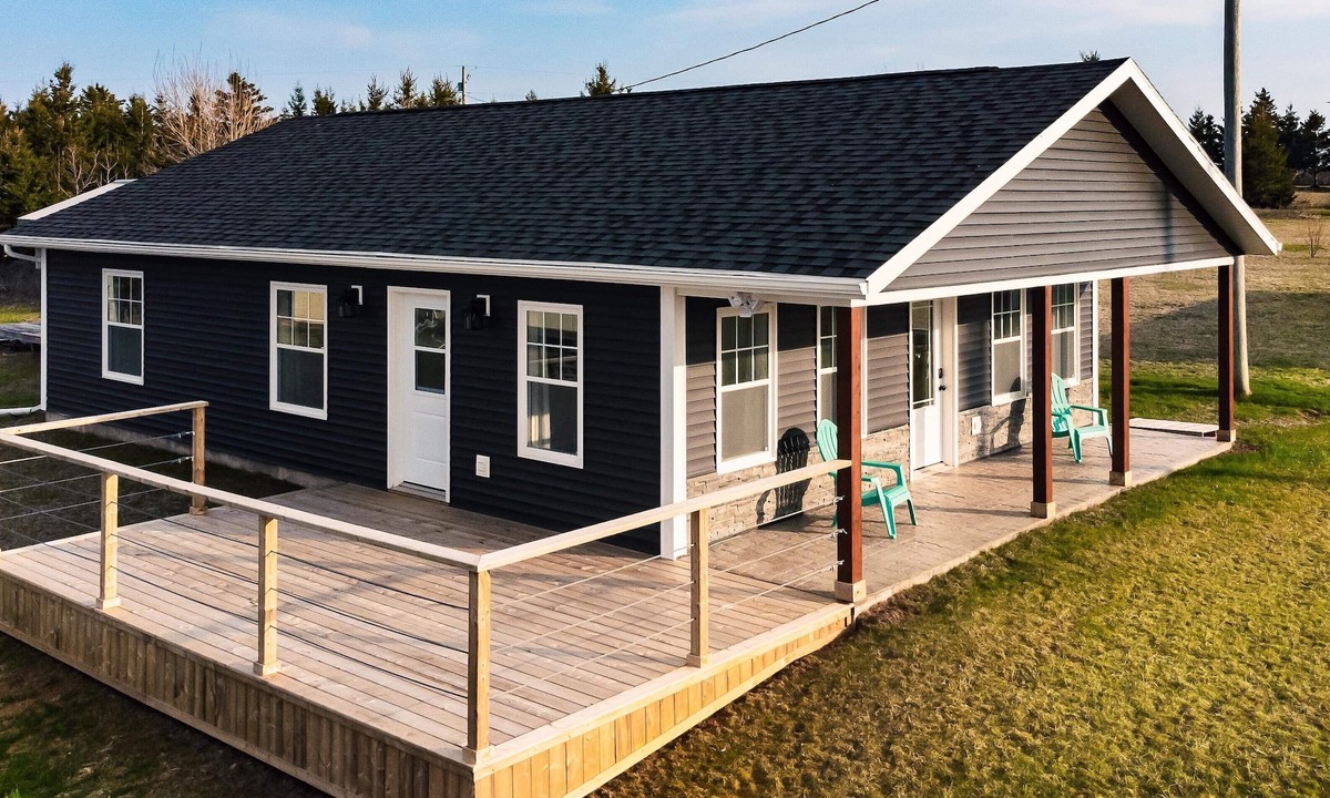DeSable Cottage | Beautiful Beach House, 3 Bedroom, 2 Bath, Bbq, & Firepit.