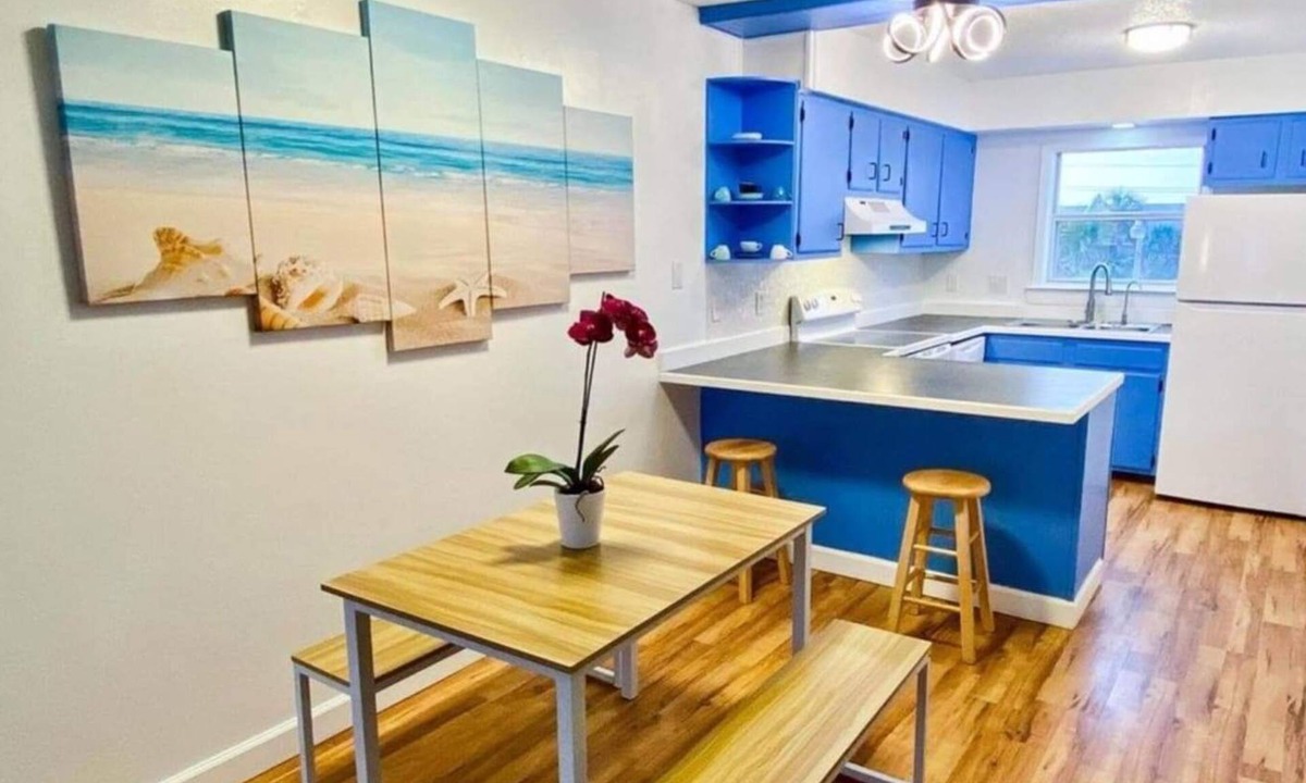 Pensacola Beach Condo | Beautiful beach cottage on the Gulf of Mexico!