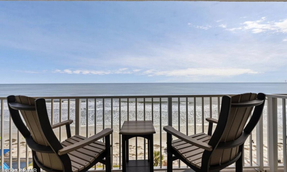 Lenox Park Condo | Beautiful Beachfront Resort Condo