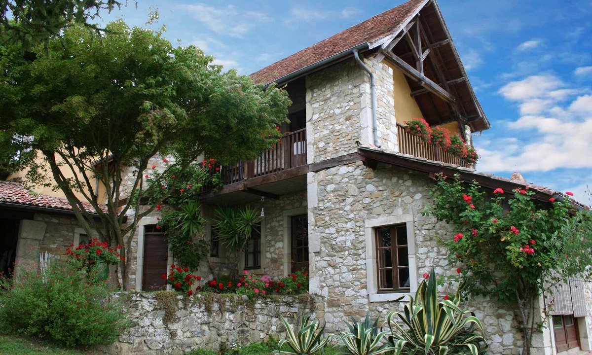 Sauvelade House | BEAUTIFUL BEARNAISE HOUSE WITH POOL