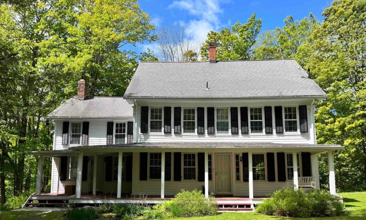 Mount Washington House | Beautiful Berkshires Colonial on 7 acres