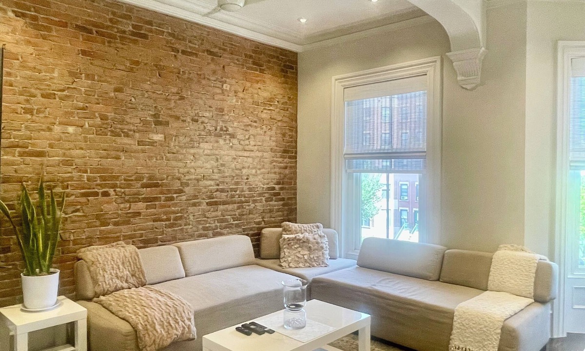 Columbus Apartment | Beautiful Boston Brownstone!