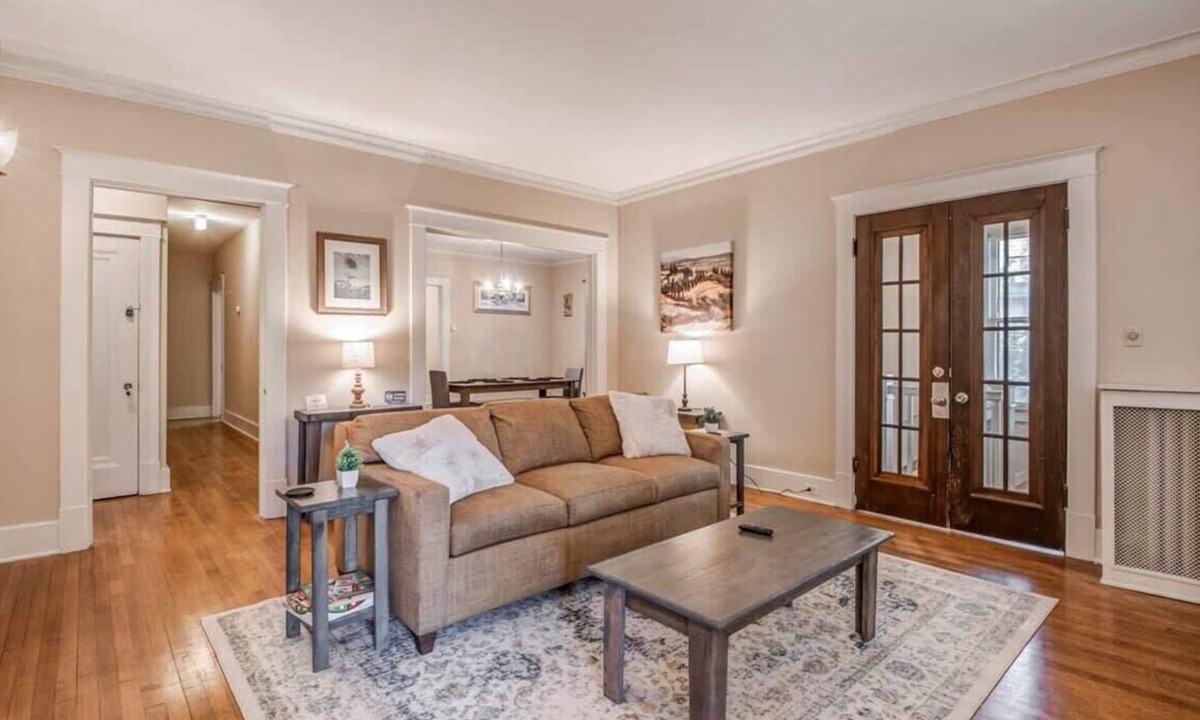 Evergreen House | Beautiful Brick Patio, Top Unit- Bluemoon Bungalow