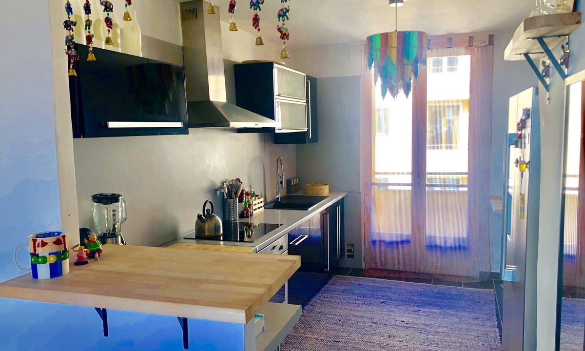 Lemasson House | Beautiful, bright apartment with terrace