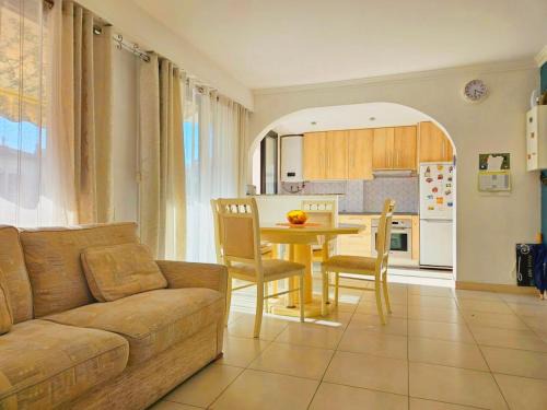 La Bocca Apartment | Beautiful bright apartment