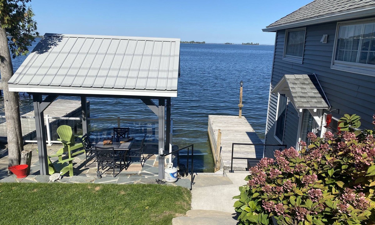 Henderson Harbor Cottage | Beautiful Brink O' Bay Cottage in Henderson Harbor