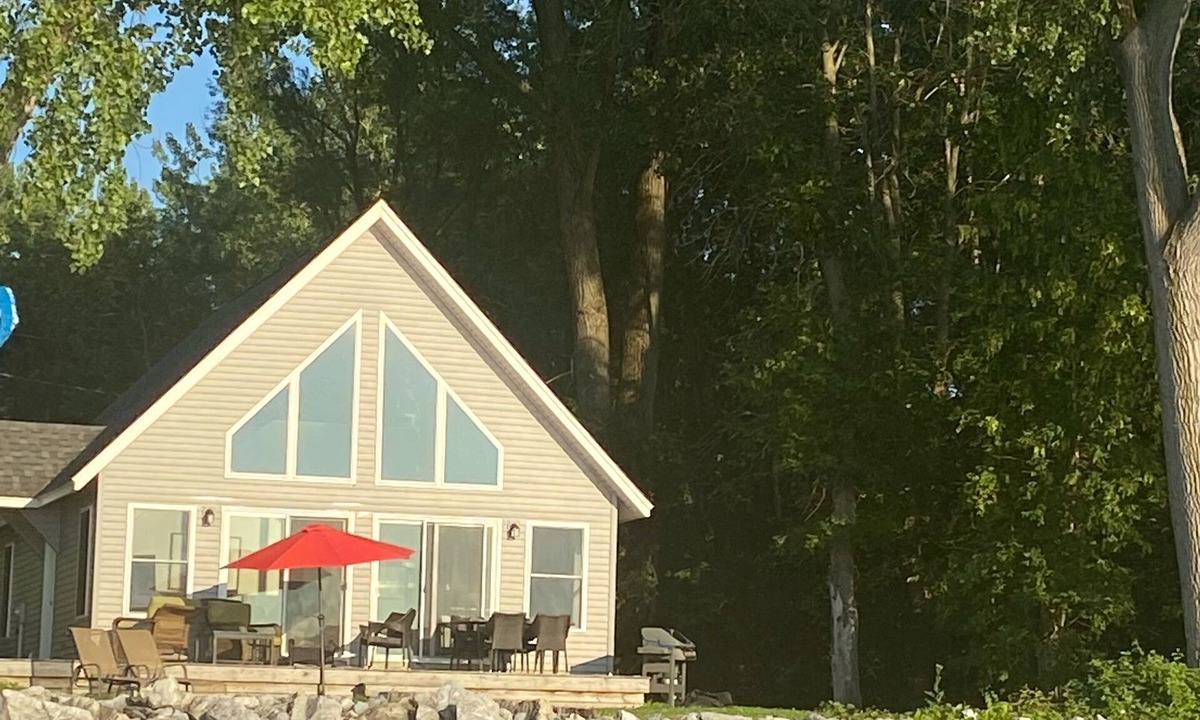 Swanton Cottage | Beautiful camp nestled at the end of a dead end road.