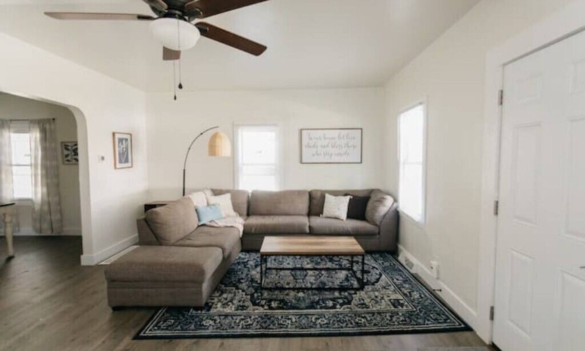 Dayton House | Beautiful Cape Cod House in Central Location