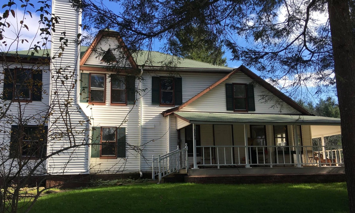 Swan Lake Other | Beautiful Catskills Farmhouse, Wood Burning Hot Tub! 3 Miles to Bethel Woods.