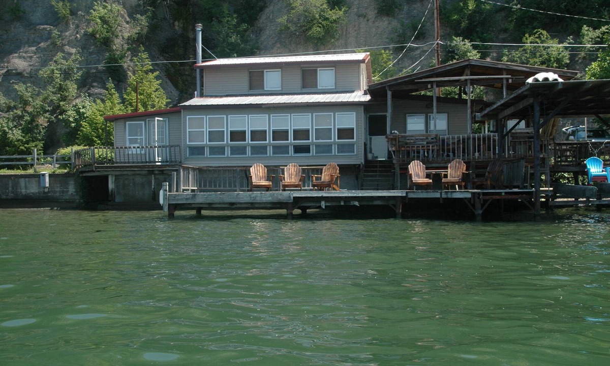 King Ferry House | Beautiful Cayuga Lake House with Fabulous Sunset Views