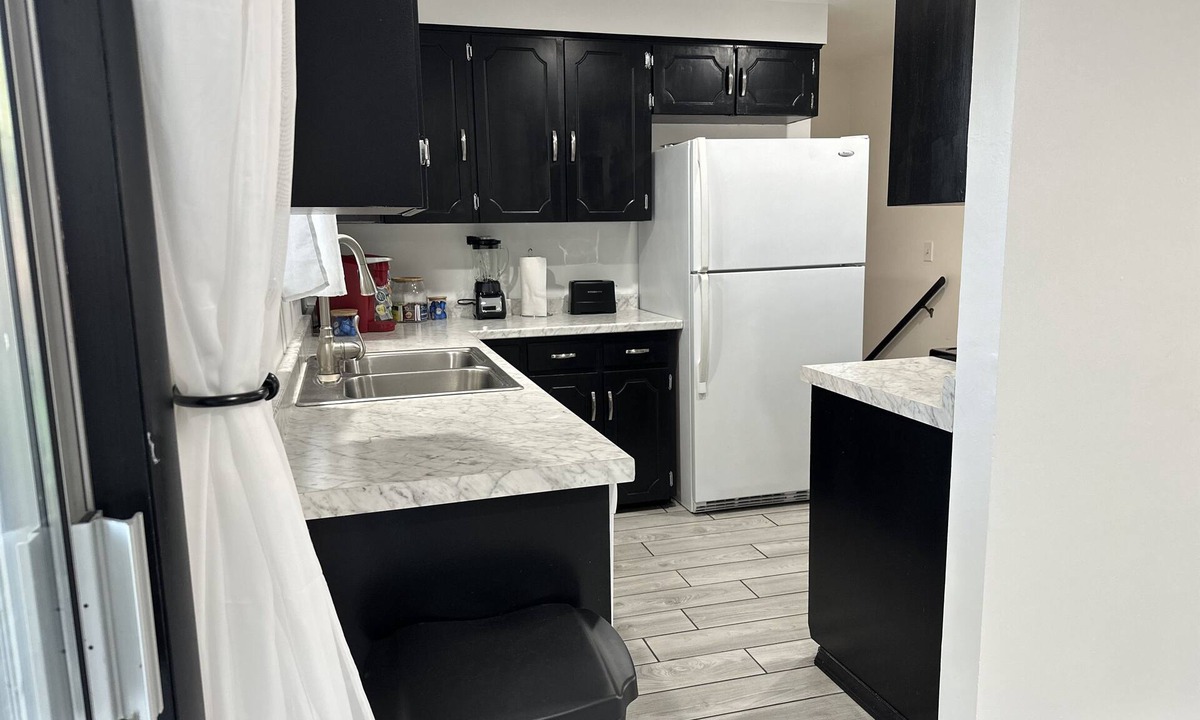 Brownstown House | Beautiful Centrally Located Home.