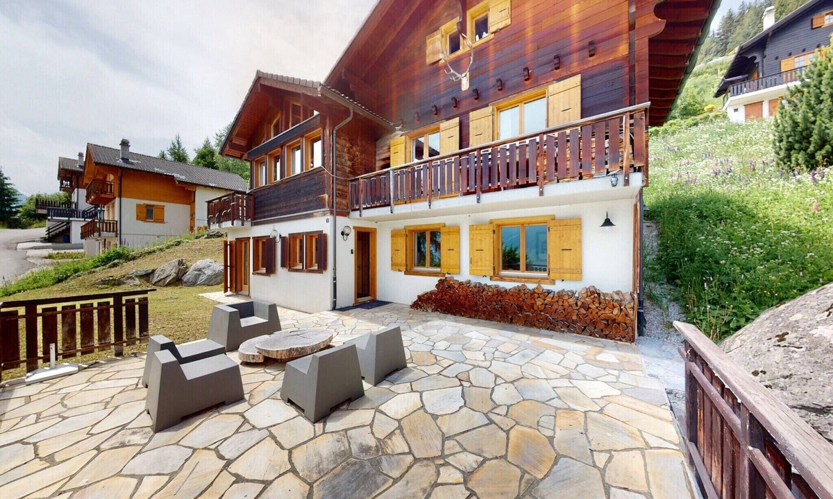 Granges Ski Chalet | Beautiful chalet in Le Bouveret with garden
