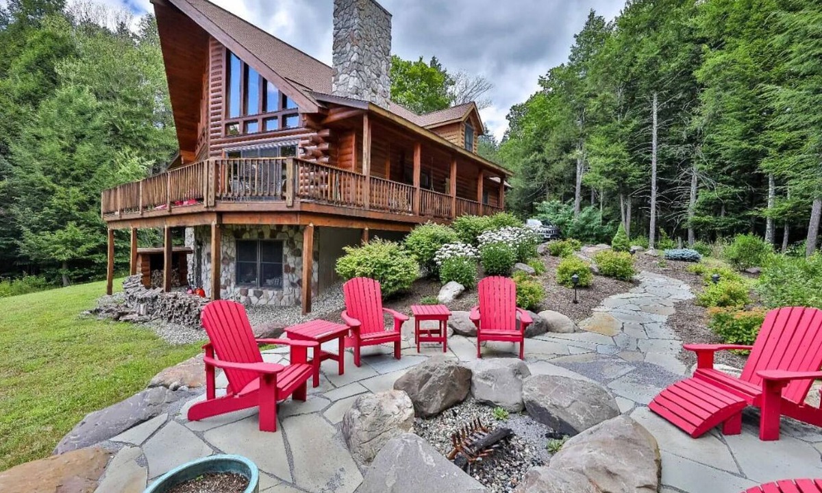 Jewett Ski Chalet | Beautiful Chalet, mins to Hunter/Windham slopes