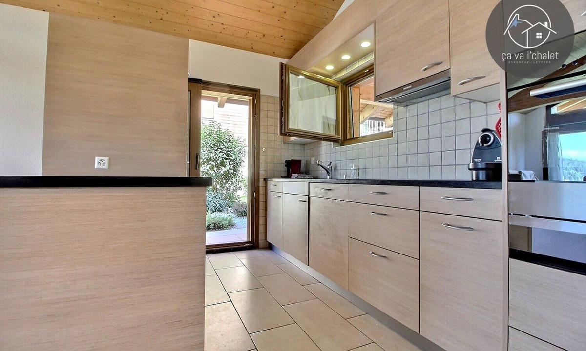 Ovronnaz Ski Chalet | Beautiful Chalet SOUVENIR, renovated, at two steps of the baths