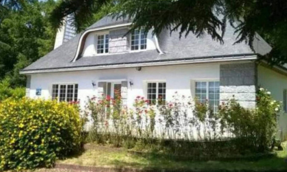 Chateaubriant House | Beautiful character house