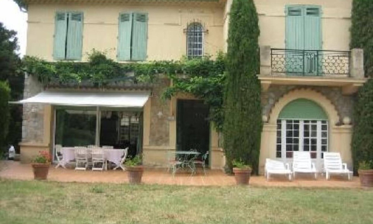 Villesiscle House | Beautiful character house