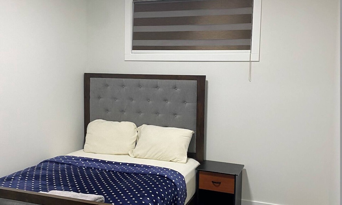 Airdrie House | Beautiful, Clean, and Cozy suite
