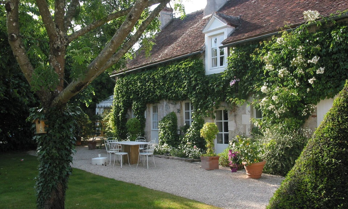 Saint-Jean-de-Braye Cottage | Beautiful cottage with pool , LOIRE VALLEY close to ORLEANS .1 hour from Paris .