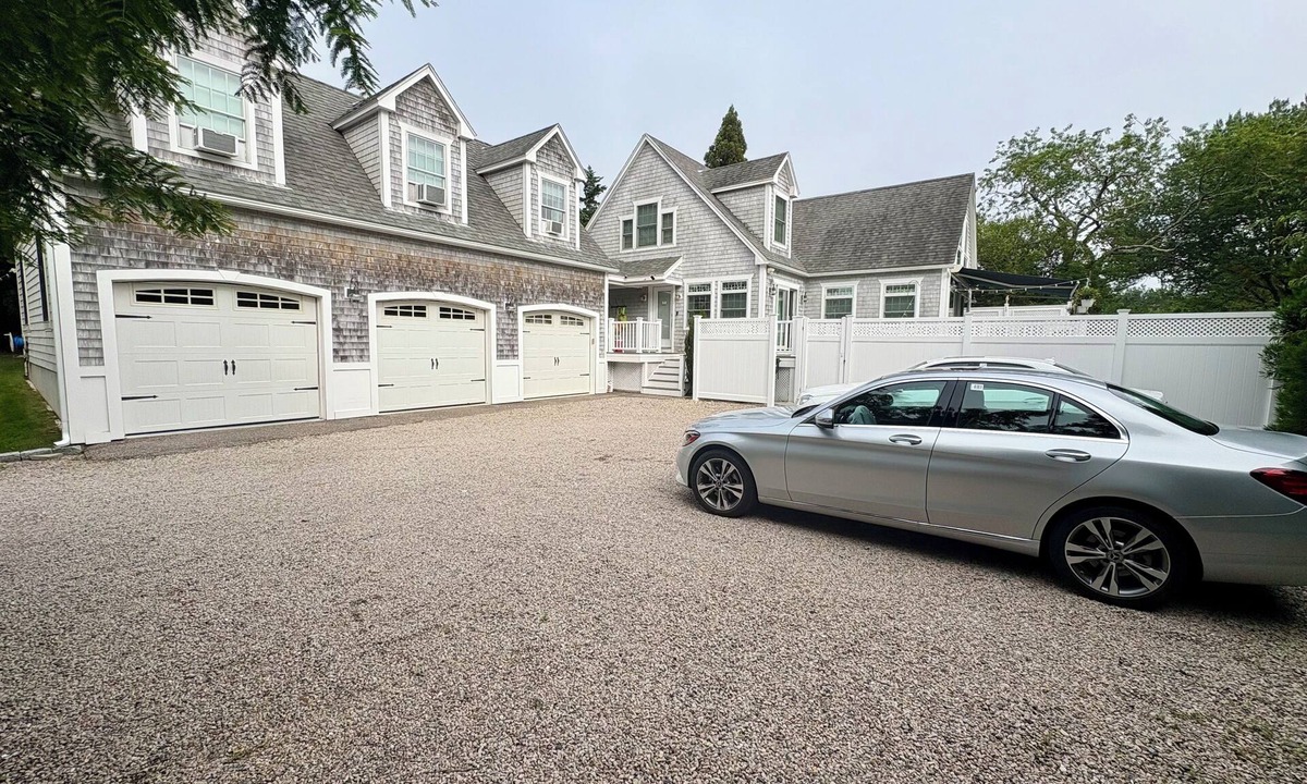 Jamestown Apartment | Beautiful Coastal Loft - 5 Minute Walk to Beach