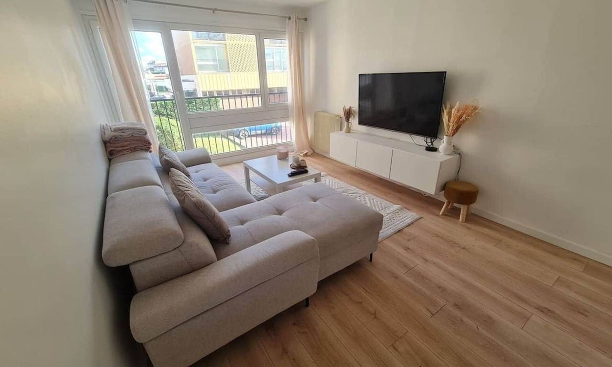 Livry-Gargan Apartment | Beautiful, cocooning apartment. Near Paris/C.D.G