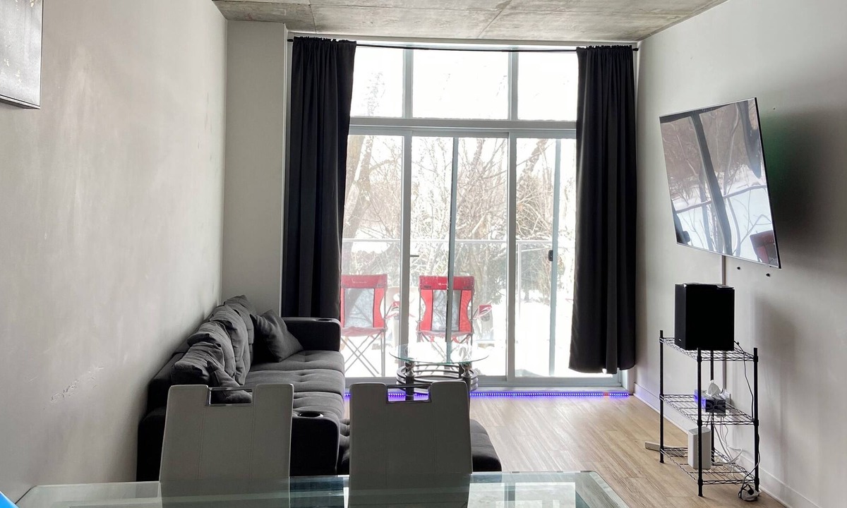 Bout-de-l'Ile House | Beautiful Condo East Montreal