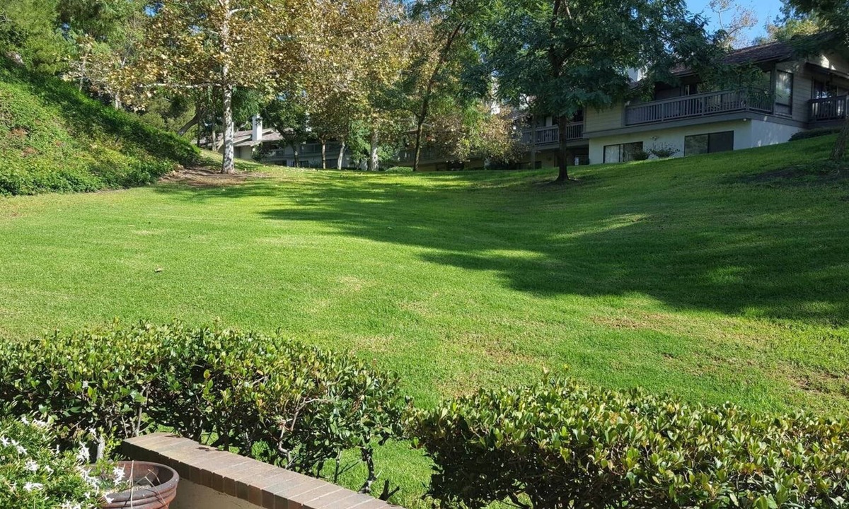 University Town Center Condo | Beautiful condo on a golf course