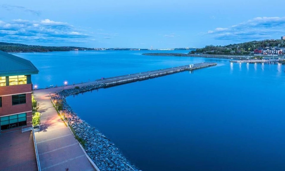 Bedford Condo | Beautiful condo on Bedford Basin