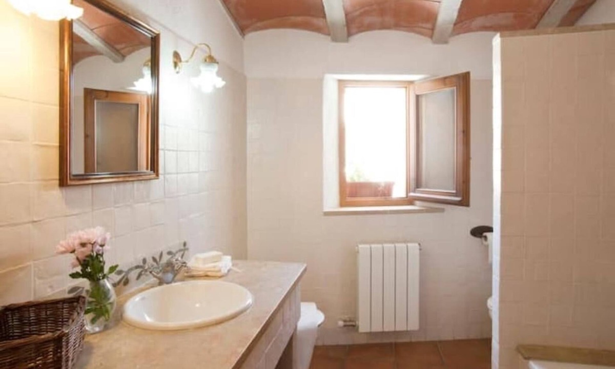 Subirats House | Beautiful Cottage in Wine Area
