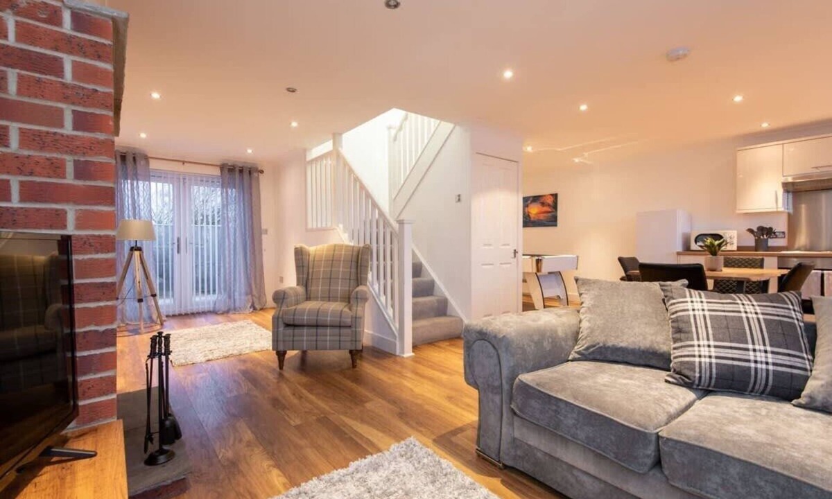 Haswell Plough House | Beautiful Cottage in Durham with Pool Table