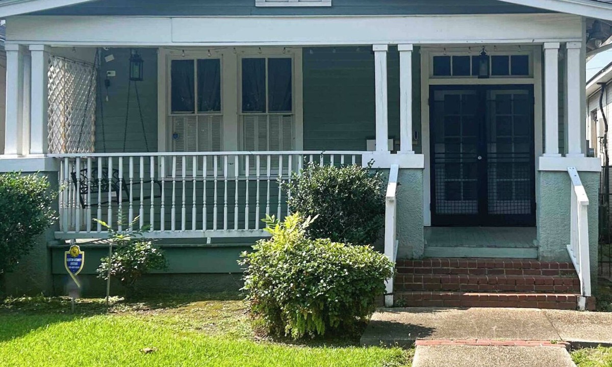 Beauregard Town Historic District House | Beautiful Cottage - Prime Downtown Location! 2 Miles to LSU!