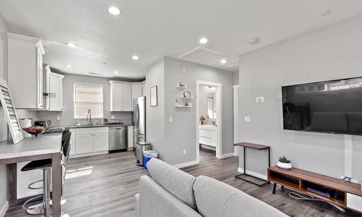 Mountain View House | Beautiful Cottage in Mountain View