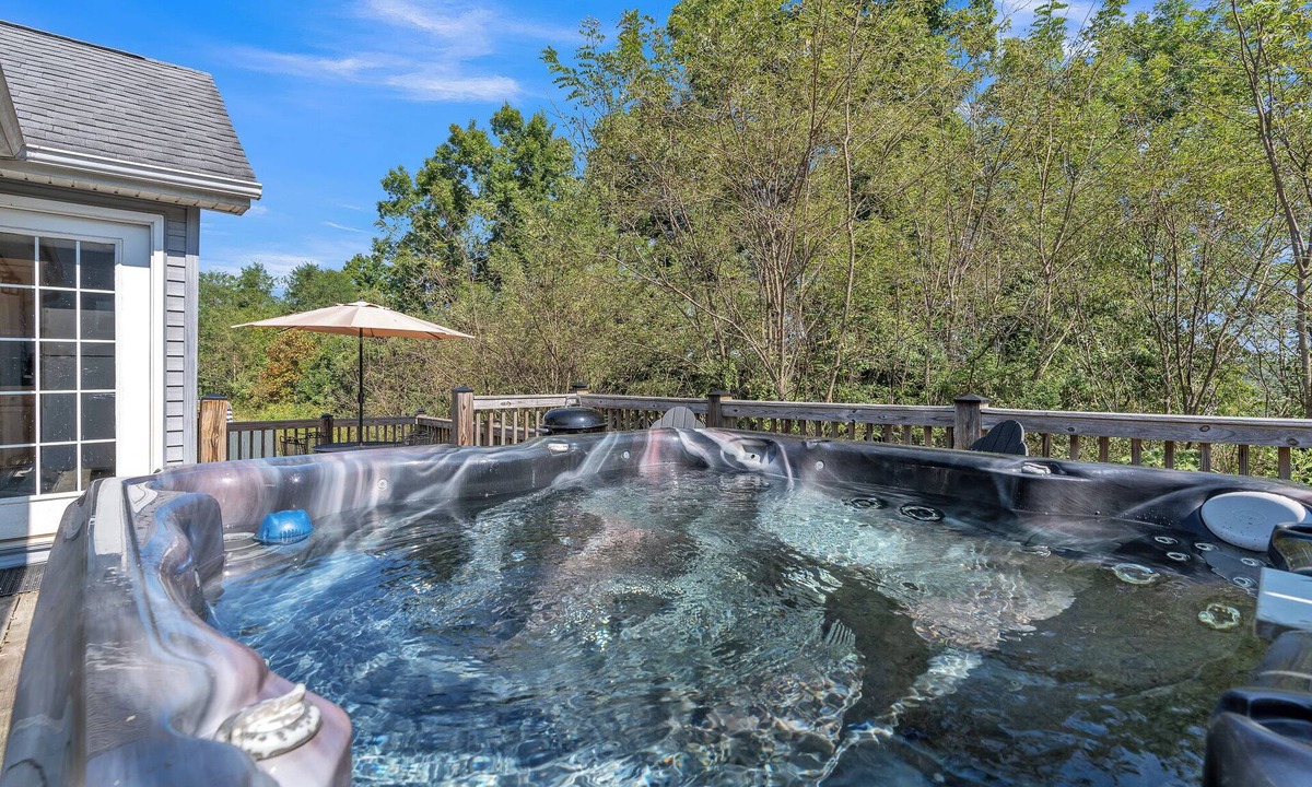 Taylorsville Cottage | Beautiful cottage with a lake view!