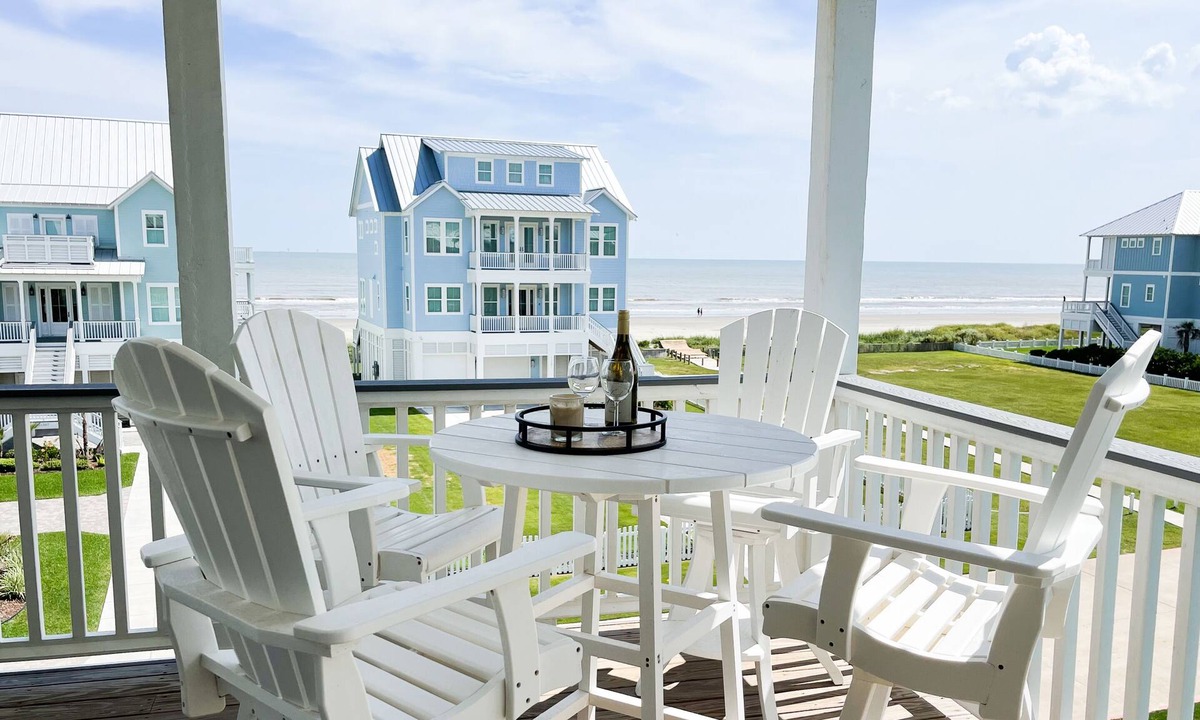 Beachside Village House | Beautiful decorated family home on the beach
