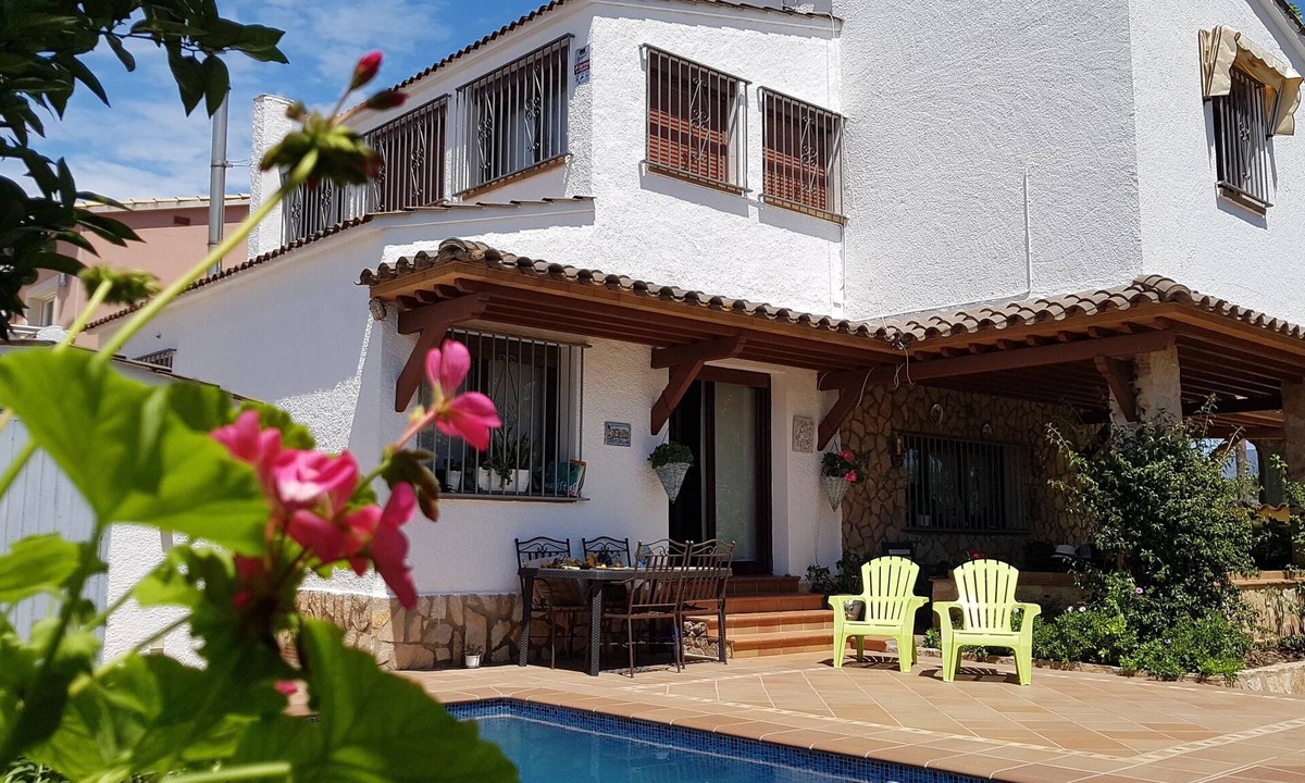 Empuriabrava House | Beautiful detached villa, 4 bedrooms with private pool.