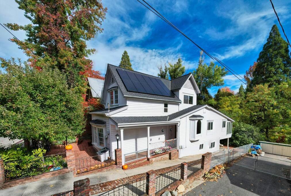 Nevada City House | Beautiful Downtown Home