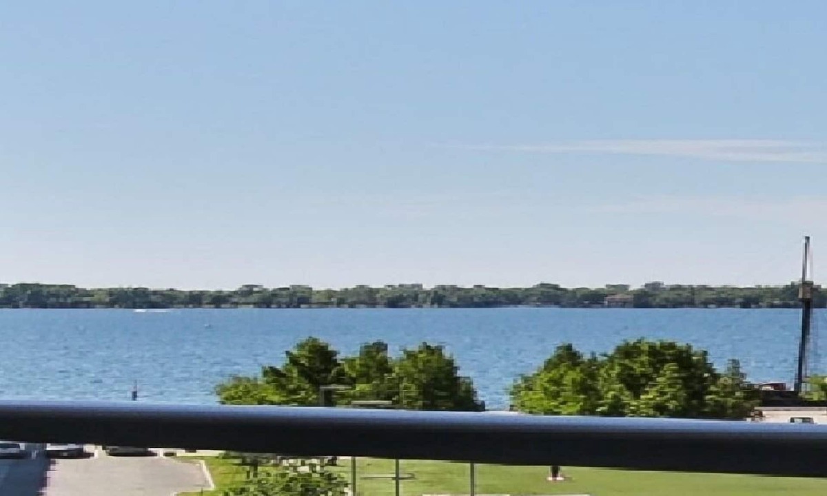 Central Waterfront Condo | Beautiful Downtown Toronto Waterfront Condo -Summer Special 40% Discount