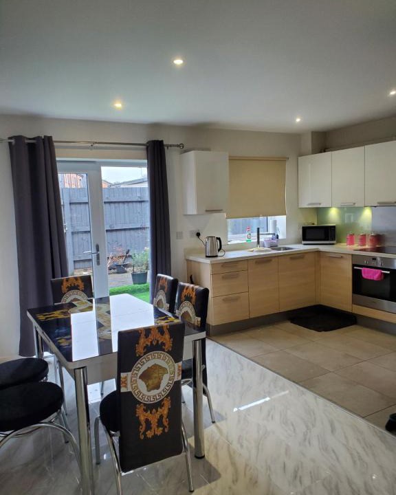 Openshaw Apartment | Beautiful & elegant 2 Bed Room House