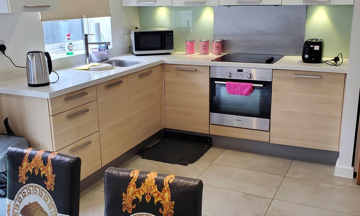 Openshaw House | Beautiful & elegant apartment