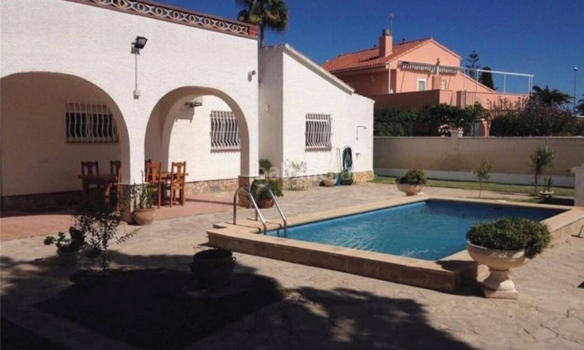 L'Eucaliptus House | Beautiful house in the Ebro Delta with outdoor pool and 100 m. from the beach