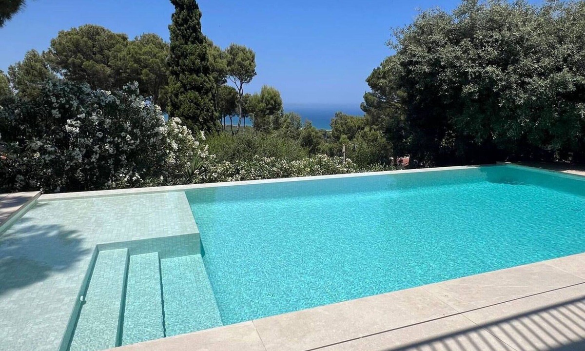 Pals House | Beautiful private villa for 10 people with WIFI, private pool, A/C, TV, patio and panoramic view