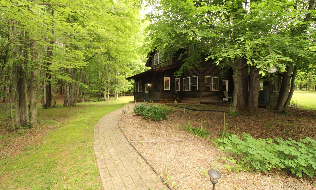Nellysford House | Beautiful Farmhouse On 11 Heavenly Acres
