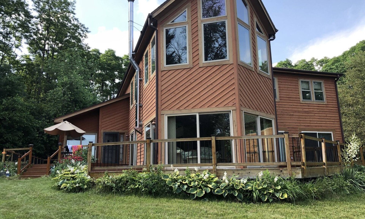 East Troy House | Beautiful five bedroom home on 15 acres
