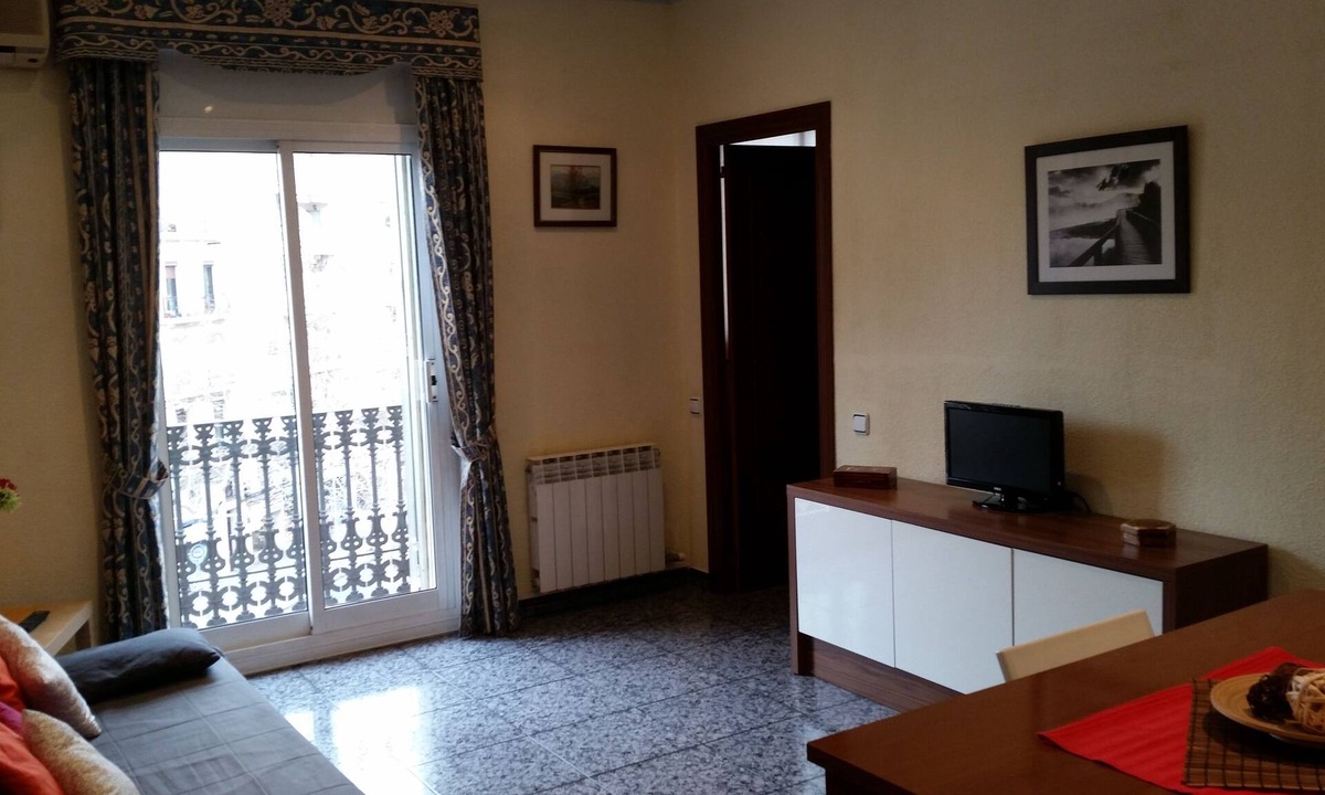 El Camp de l'Arpa del Clot Apartment | Beautiful flat in the Eixample next to GAUDI´s Temple SAGRADA FAMILIA