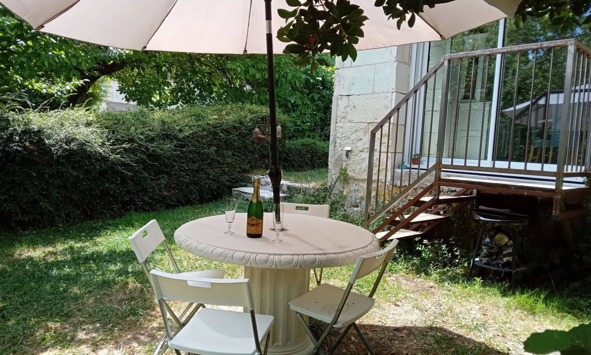 Chissay-en-Touraine House | Beautiful private villa for 3 people with WIFI, TV and pets allowed