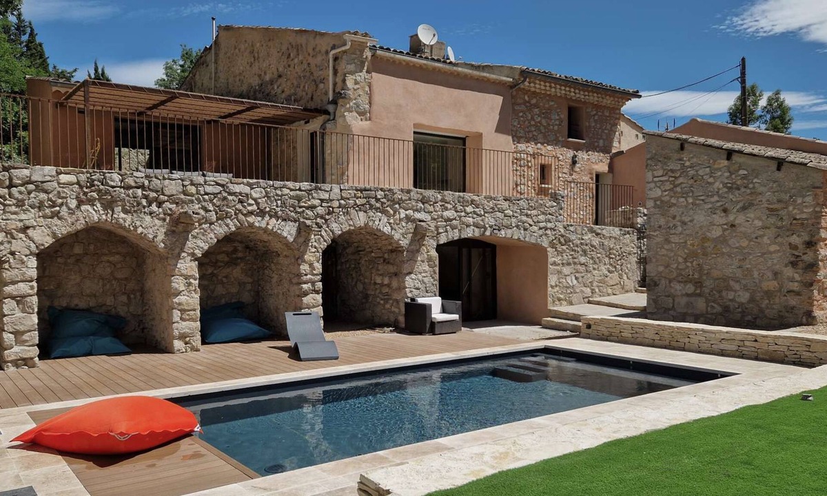 La Penne-sur-l'Ouveze Villa | Beautiful provençal Mas with private pool