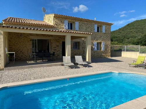 Saint-Laurent-de-Carnols Villa | Beautiful villa with private pool in Gard